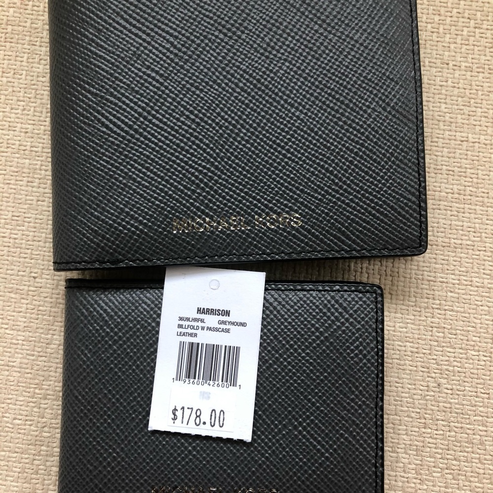 Michael Kors Men’s Billfold Wallet - Picture 7 of 7